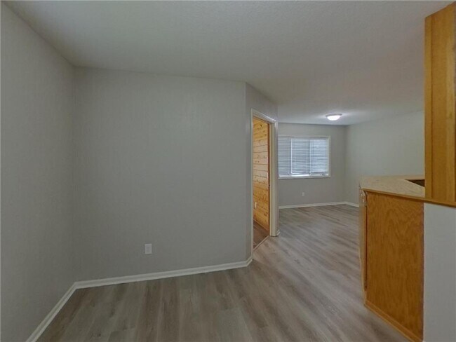 Building Photo - 209 Greenbriar Ln