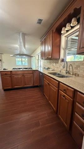 Building Photo - 13980 Red Wood Cir N
