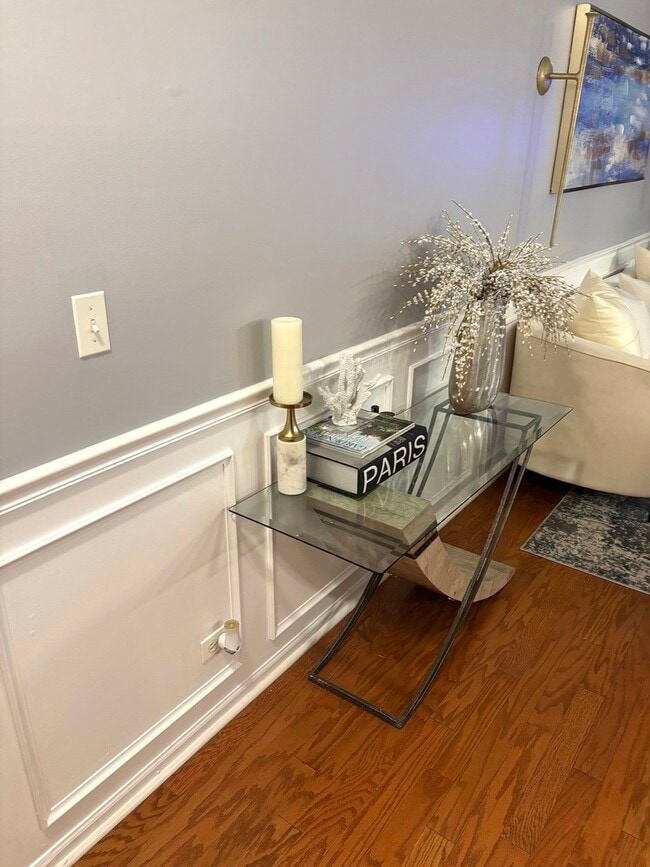 Building Photo - 549 Springbrook Trail N