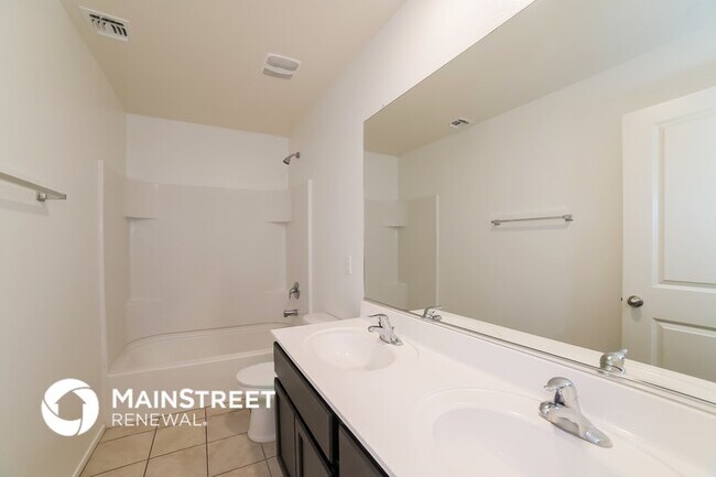 Building Photo - 8704 S 253rd Dr