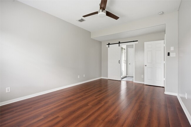 Building Photo - 2605 Los Alamos Cir