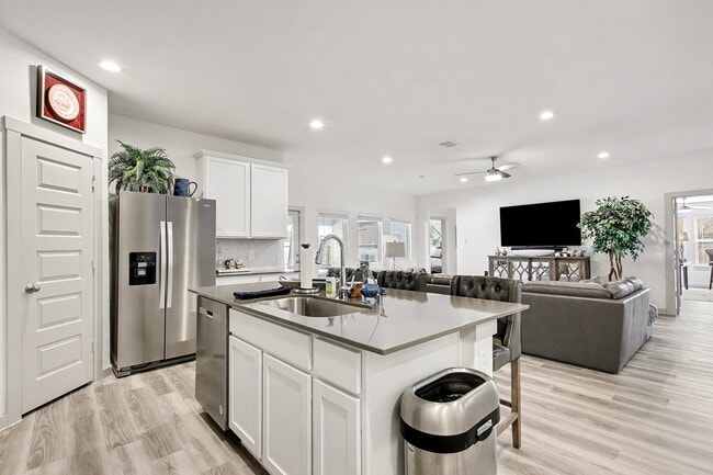 Building Photo - 3839 Hordley Ter Trl