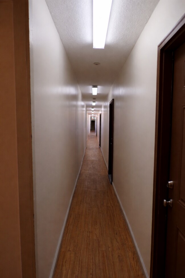 Building Photo - 316 Main St