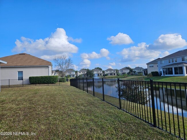 Building Photo - 8252 Hedgewood Dr