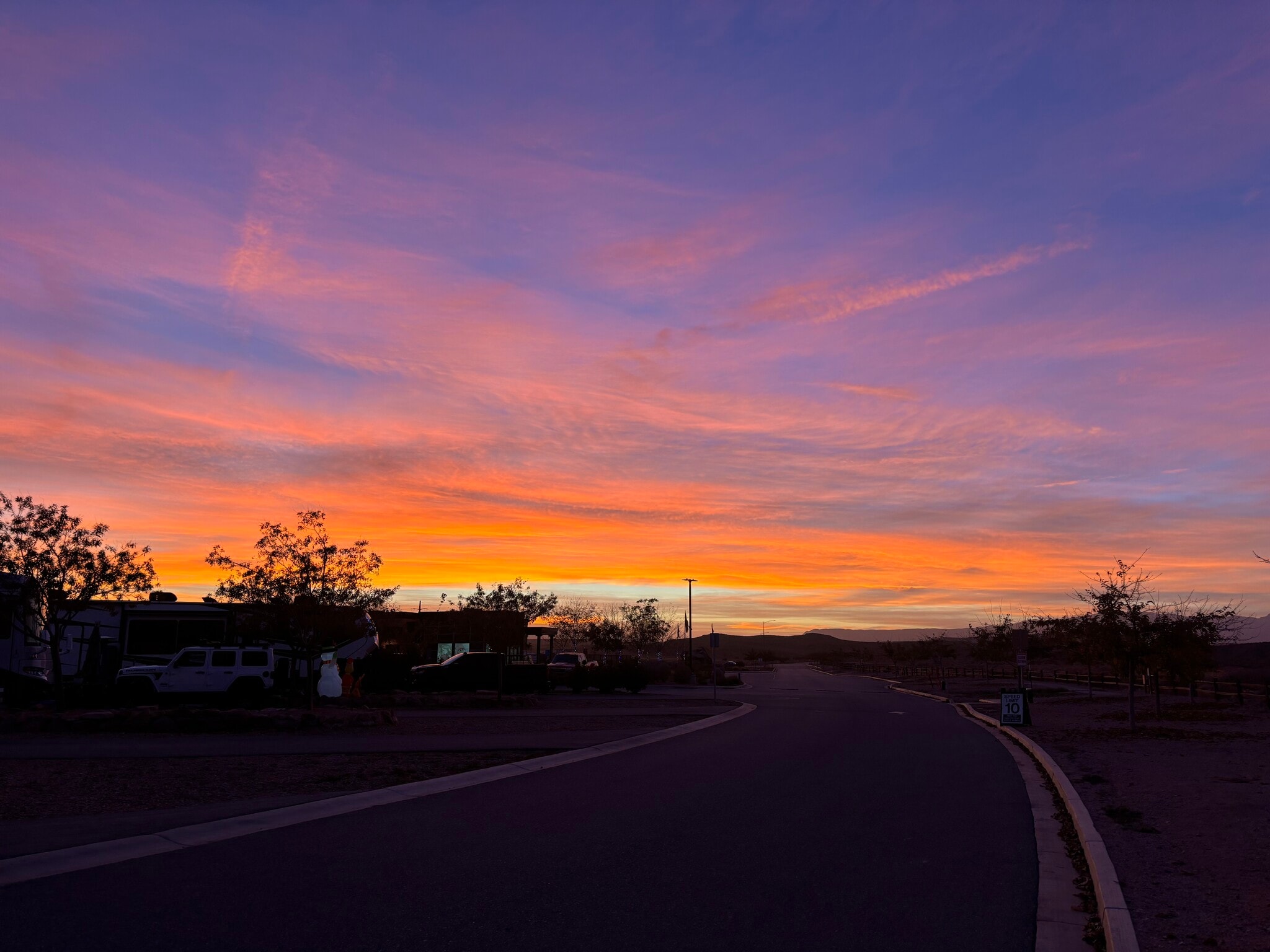 Building Photo - 5525 S Willow Ln