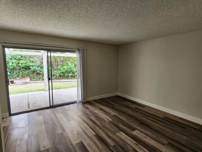 Building Photo - Beautiful Single Story in Mission Viejo