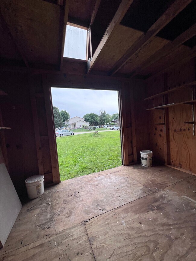 Building Photo - 1637 Sheffield Dr
