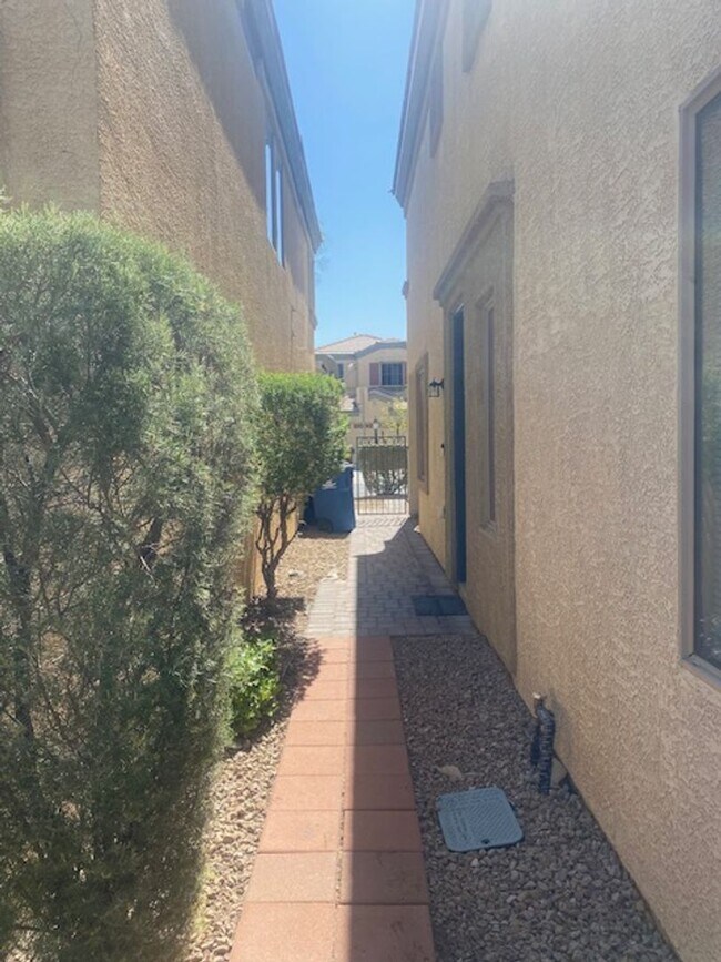 Building Photo - 8237 Apple Spice St