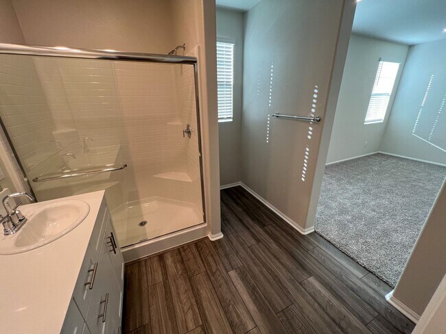 Building Photo - Brand new Condo with SOLAR for LEASE in Te...