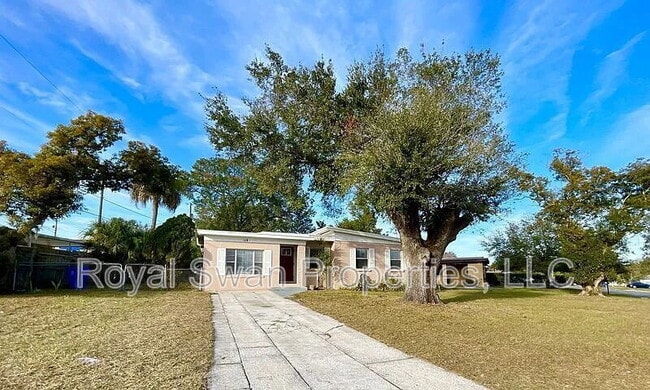 Primary Photo - 114 Azalea St