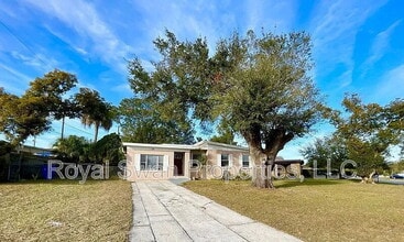 Building Photo - 114 Azalea St