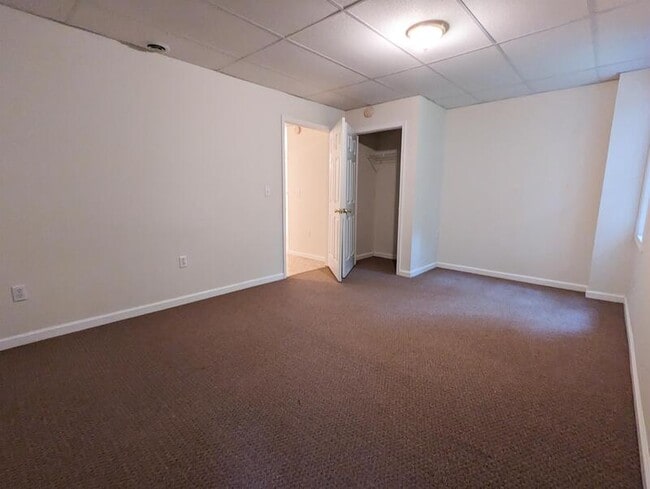 Building Photo - 726 Crestwood Cir