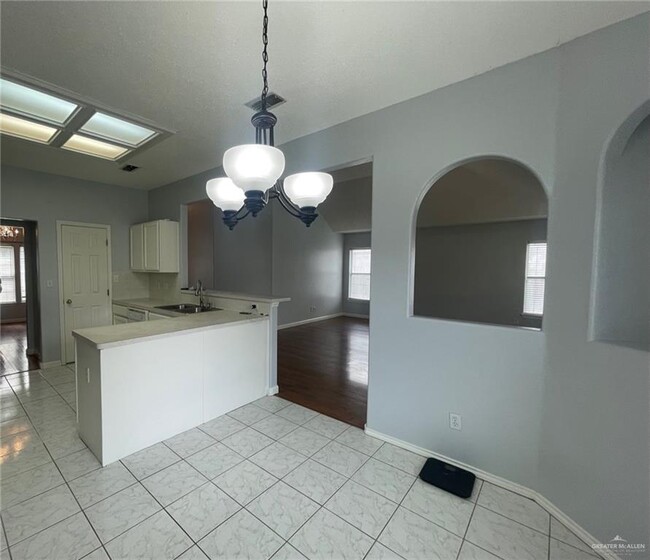 Building Photo - 3304 Santa Inez St