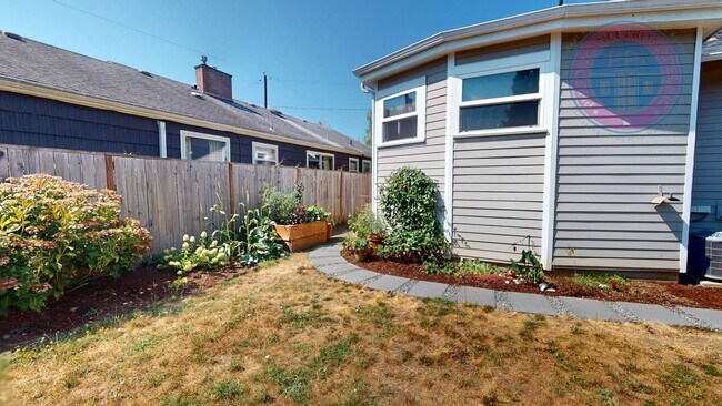 Building Photo - 2626 SE 64th Ave