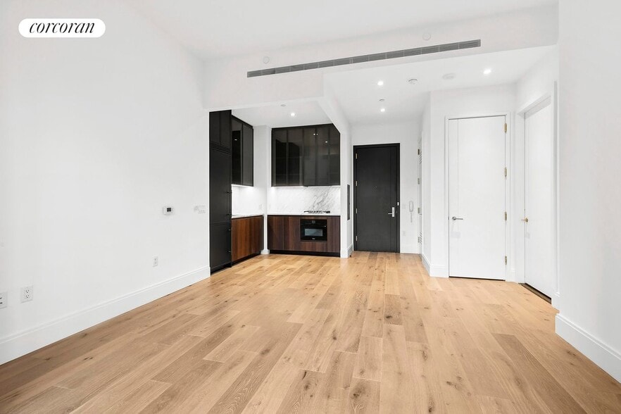 Building Photo - 30 E 29th St