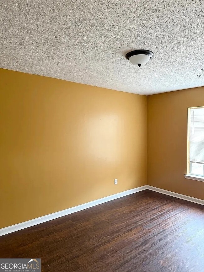 Building Photo - 1202 Pinedale Cir NW