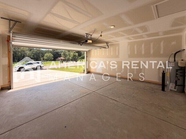 Building Photo - 305 Pne Rdg Dr