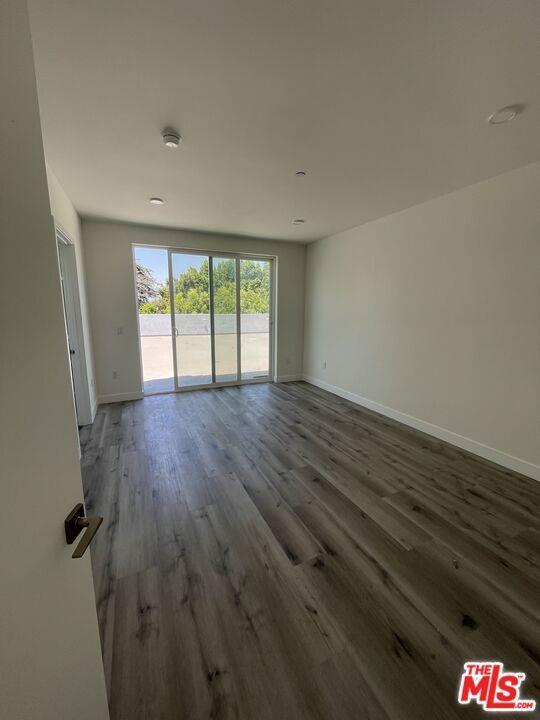 Building Photo - 4806 Sylmar Ave
