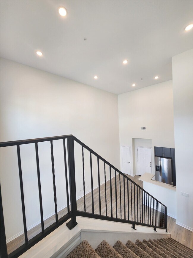 Building Photo - 2445 Shadow View Ln