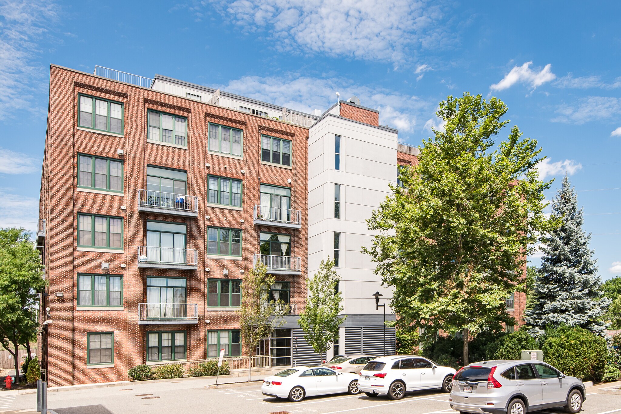 Building Photo - 43 Charlton St