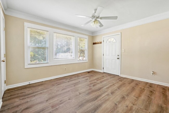 Building Photo - 3237 Gifford St