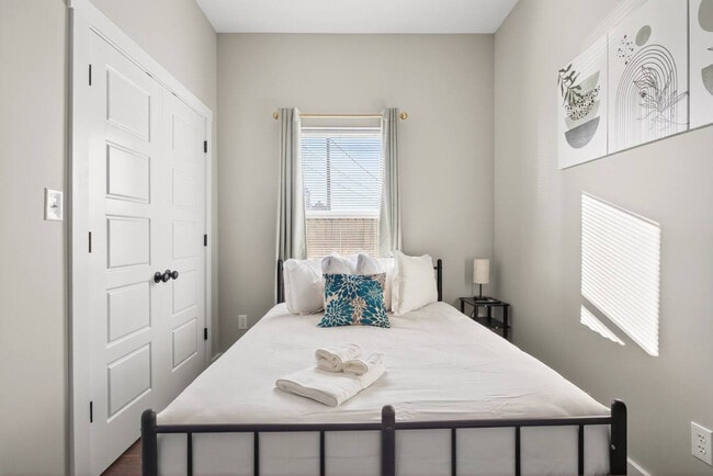 Building Photo - 518 Prospect St