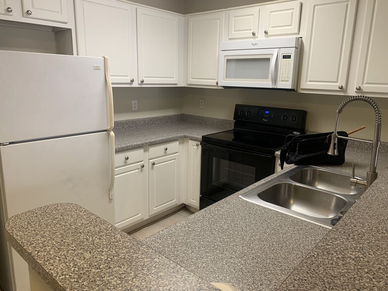 Kitchen - 8889 Caminito Plaza Centro