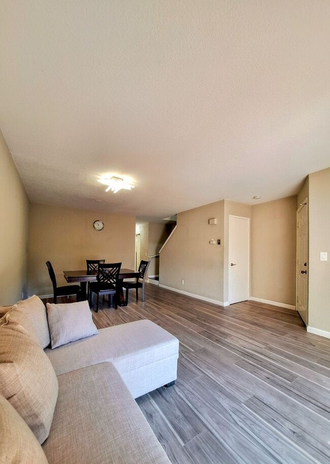 Building Photo - Beautiful Two-Story Condo With Pool, Hot T...