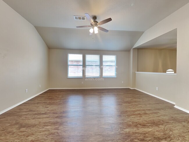 Building Photo - 2120 Malone Dr