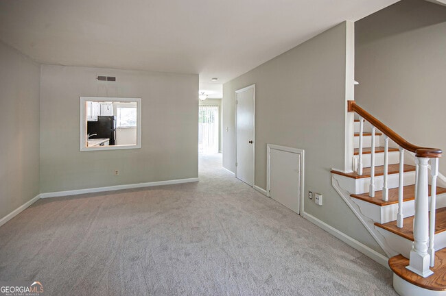 Building Photo - 3099 Colonial Way