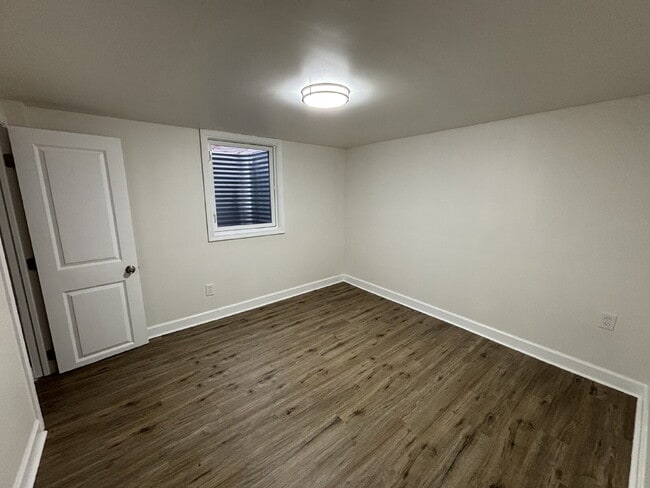 Building Photo - Classic 4 Bed Home in The Heart of Gary!