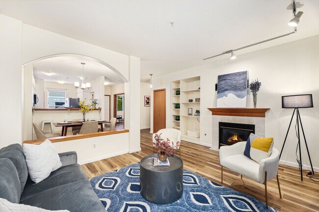 Building Photo - Available Now! Charming 3-Bedroom Home in ...