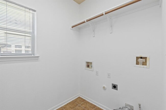 Building Photo - 16304 Fincastle Dr