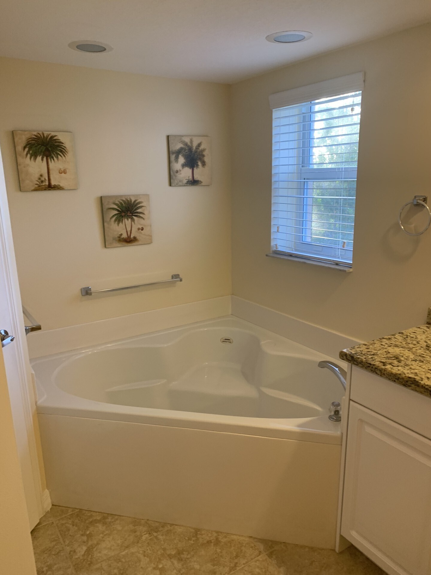 Building Photo - 26630 Rosewood Pointe Dr