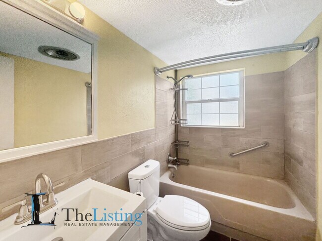 Building Photo - 5505 Hernandes Dr