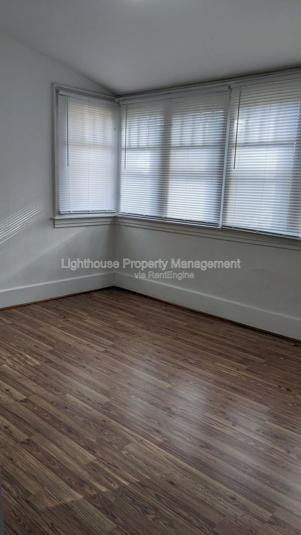 Building Photo - 511 Locust St