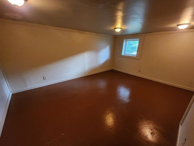 Building Photo - Furnished 1 BDRM/ 1 BA Lakeview Duplex in Polson, MT.