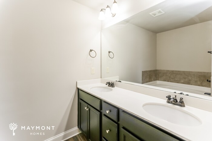 Building Photo - 271 Green Bridge Ct SE