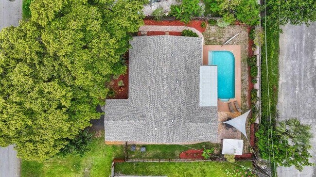 Building Photo - 513 Curlew Rd