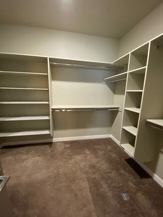 Building Photo - Lovely Single Level 3 Bed 2 Bath Home in M...