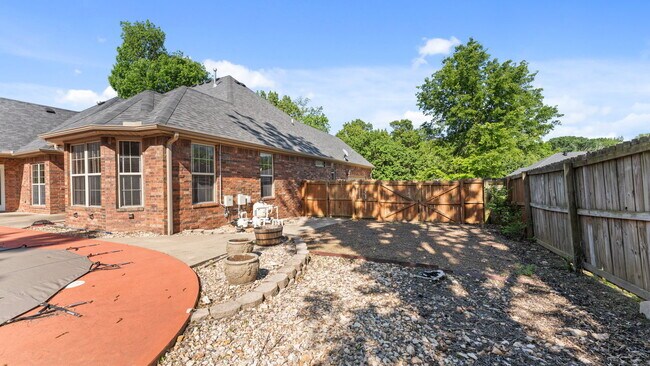 Building Photo - Luxury Bentonville Home with Private Saltwater Pool
