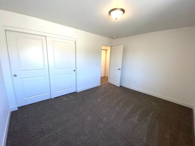 Building Photo - Built 2023 NW Reno 3 Bedroom House - Downs...