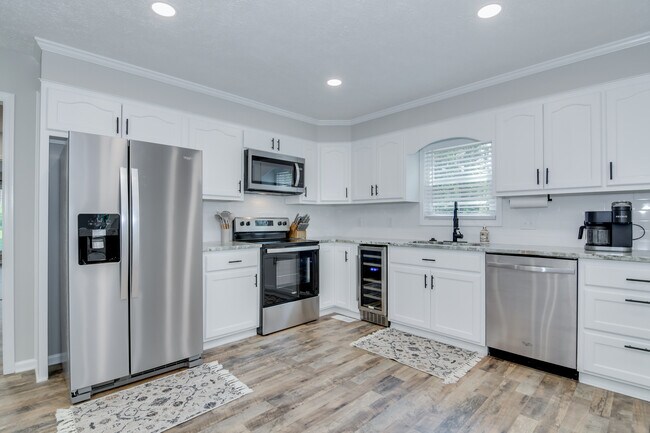 Building Photo - 219 Jasper Rd