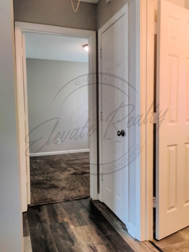 Building Photo - ON SPECIAL! Charming 3 Bedroom Ranch in Cl...