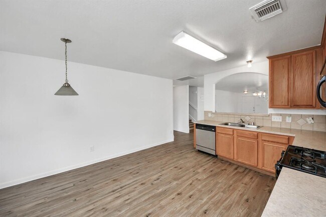 Building Photo - 9638 Brenthaven Springs Ln