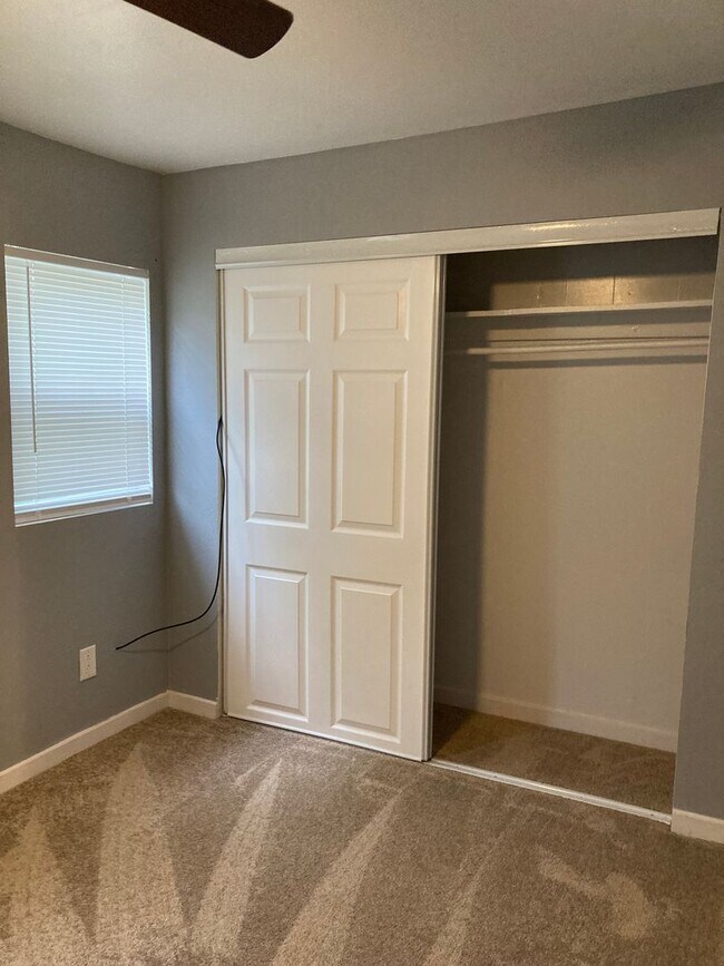 Building Photo - Newly remodeled 3 bedroom on the north sid...