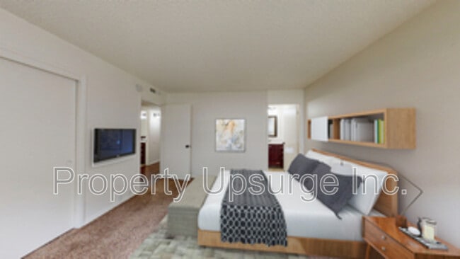 Building Photo - 905 Lakeside Dr