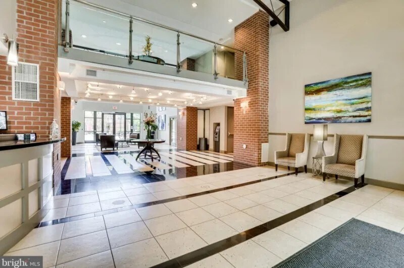 Building Photo - 1021 N Garfield St