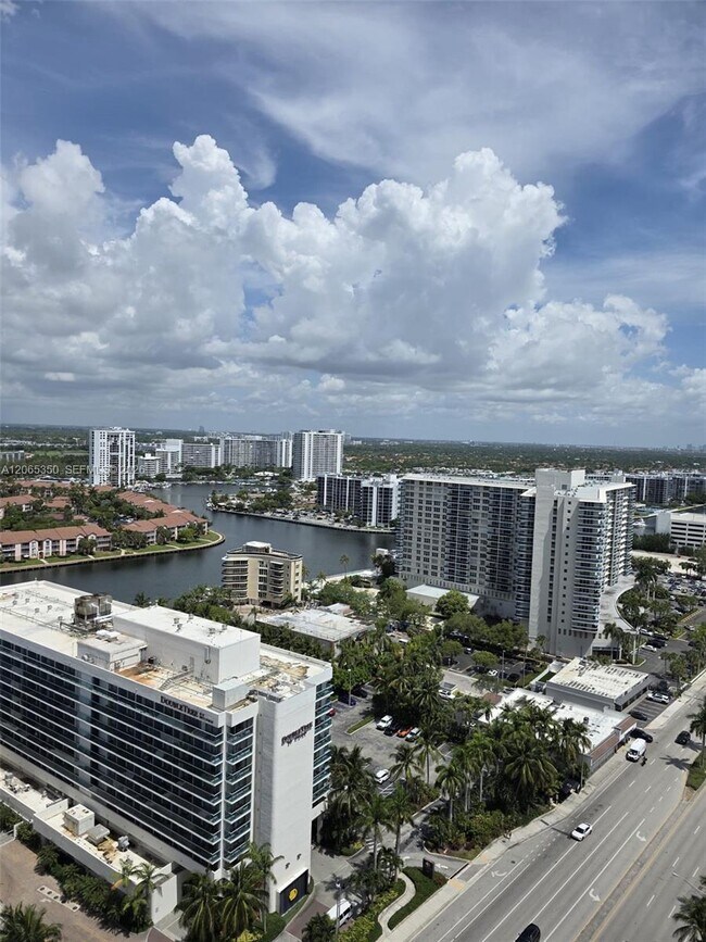 Building Photo - 4111 S Ocean Dr
