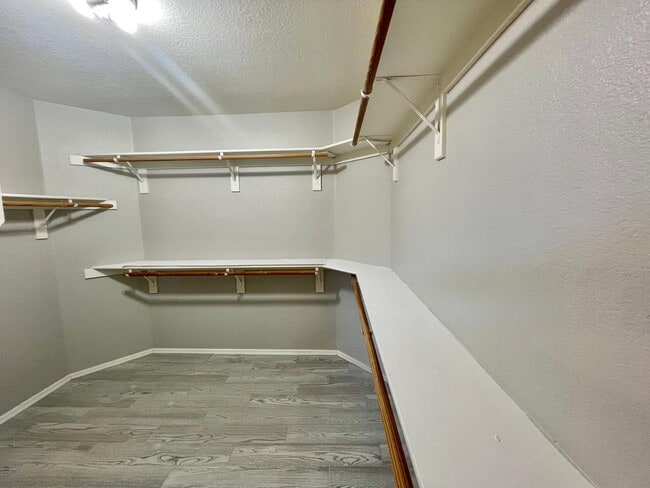 Building Photo - 686 W Del Rio St